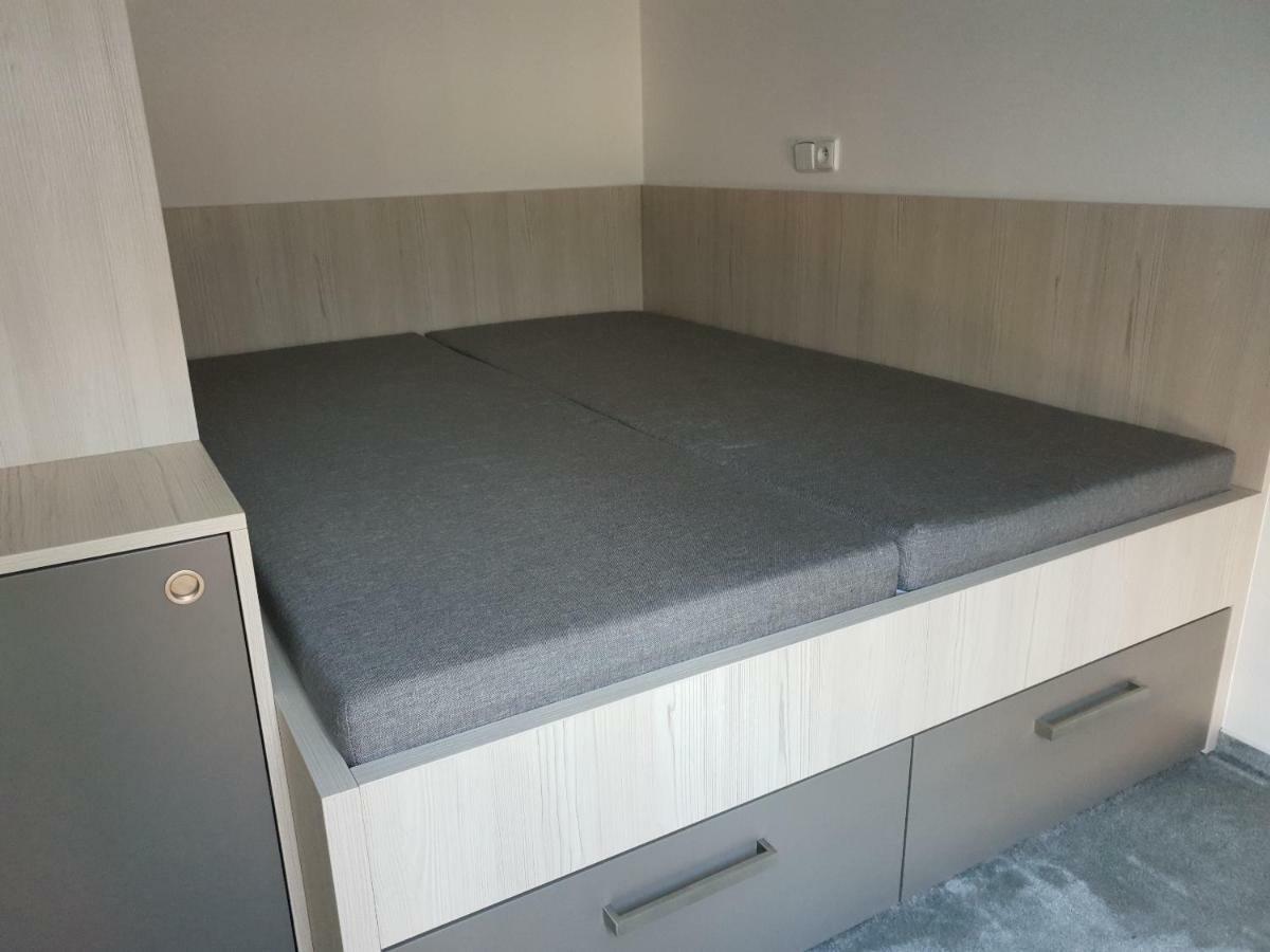 Apartman Pod Medvedi Horou Лоучна-над-Десноу Экстерьер фото