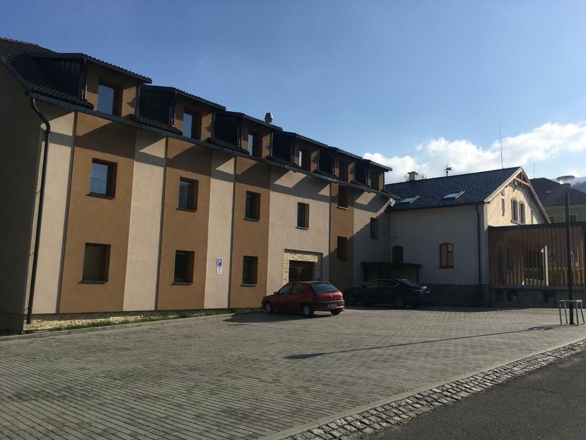 Apartman Pod Medvedi Horou Лоучна-над-Десноу Экстерьер фото